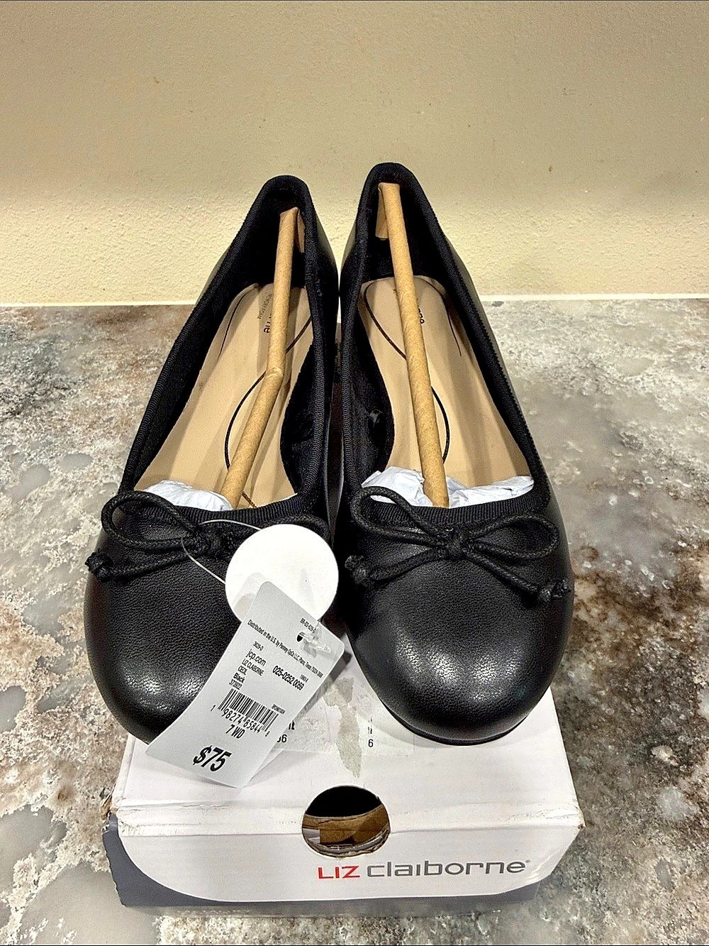 Liz Claiborne Black Ballet Flats with Bow US 7 wide